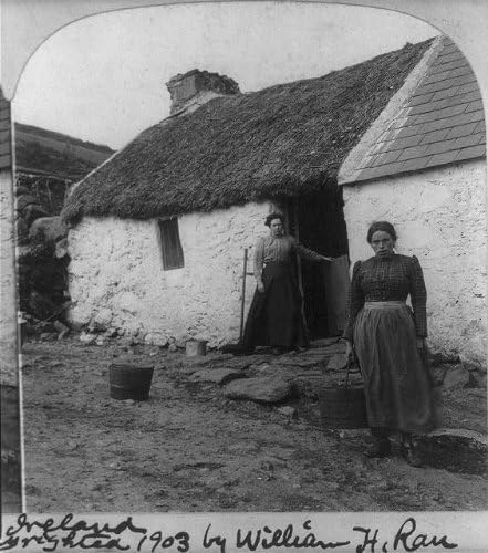Исторически находки Снимка: Къща, Кушендолл, Северна Ирландия, Сламен Покрив, Жените, Домашен живот, c1903