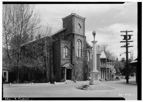 Исторически находки Снимка: Федерална църквата име Елдорадо, на Главната улица, Плейсервилл, окръг ел дорадо,